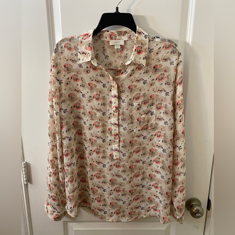 Ann Taylor LOFT, Large, Light pink floral shirt
